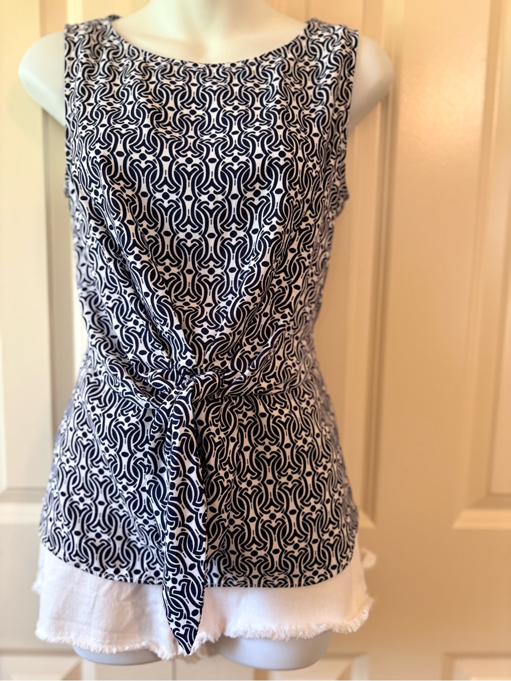 Talbots, Women's Navy and White Printed Tie-Front Sleeveless Top, size xs
